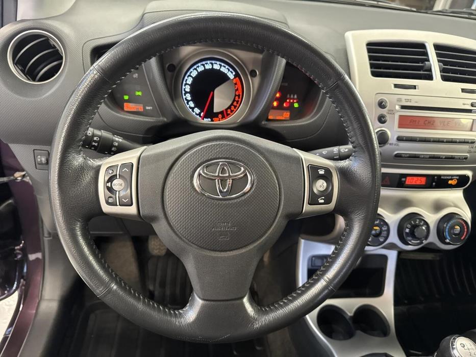 TOYOTA Urban Cruiser 2009