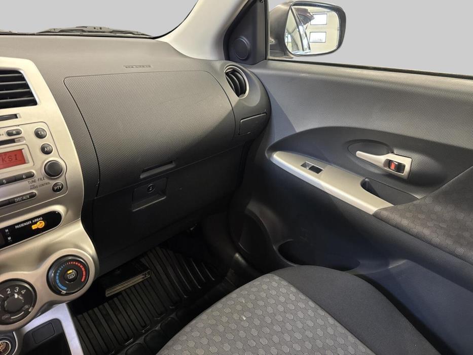 TOYOTA Urban Cruiser 2009