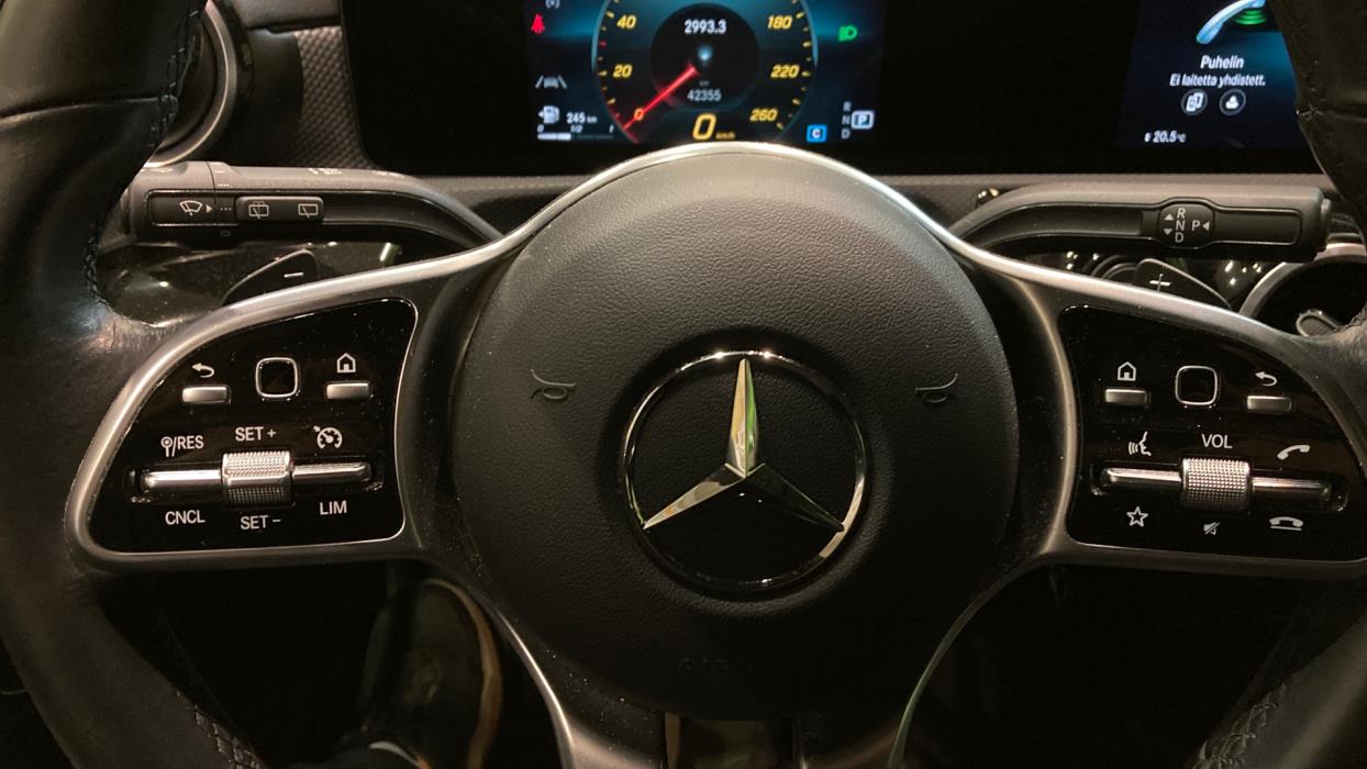 MERCEDES-BENZ CLA 2023