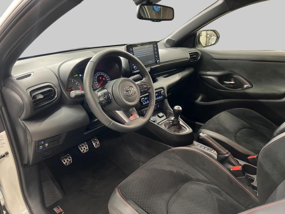 TOYOTA GR Yaris 2021