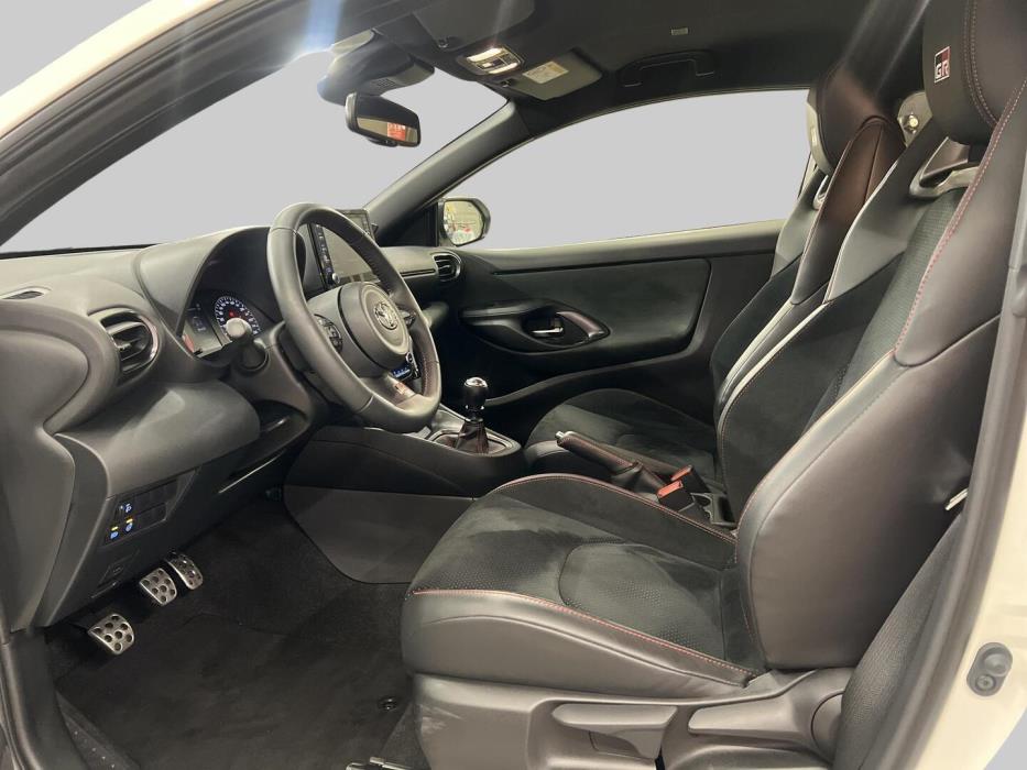 TOYOTA GR Yaris 2021