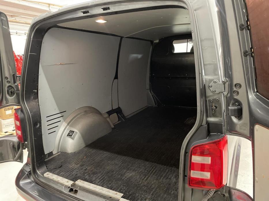 VOLKSWAGEN Transporter 2016