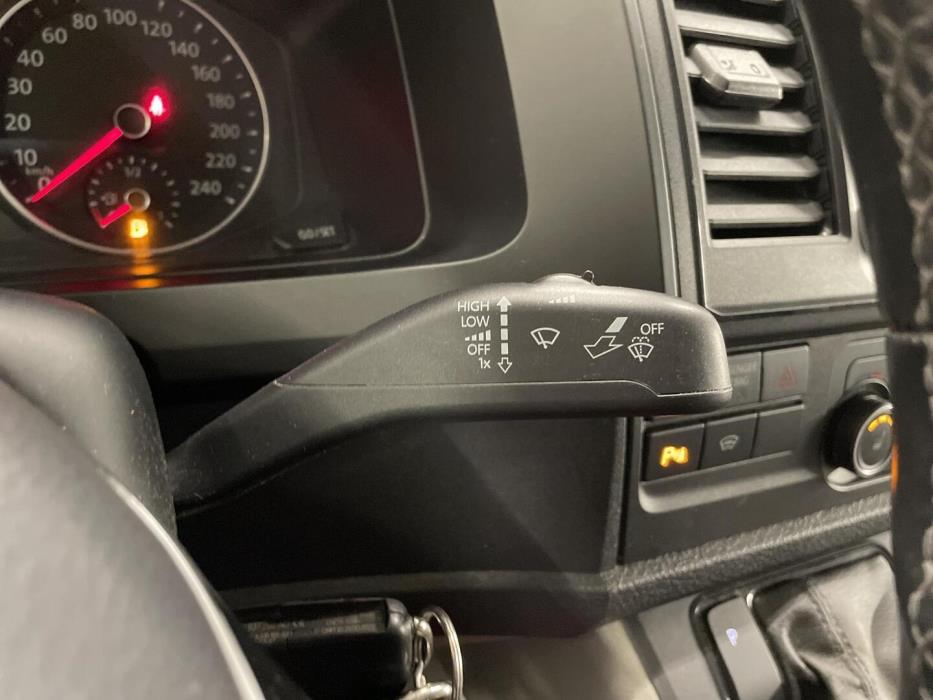 VOLKSWAGEN Transporter 2016