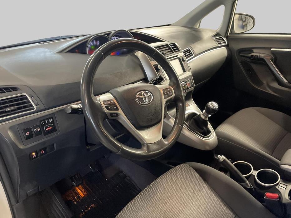 TOYOTA Verso 2015