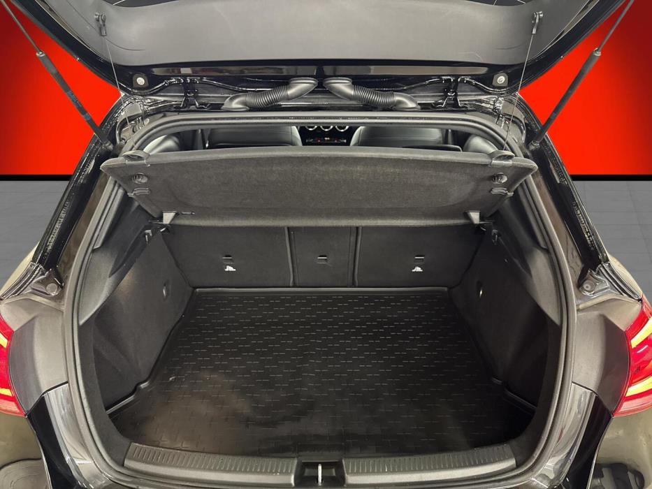 MERCEDES-BENZ A 2019