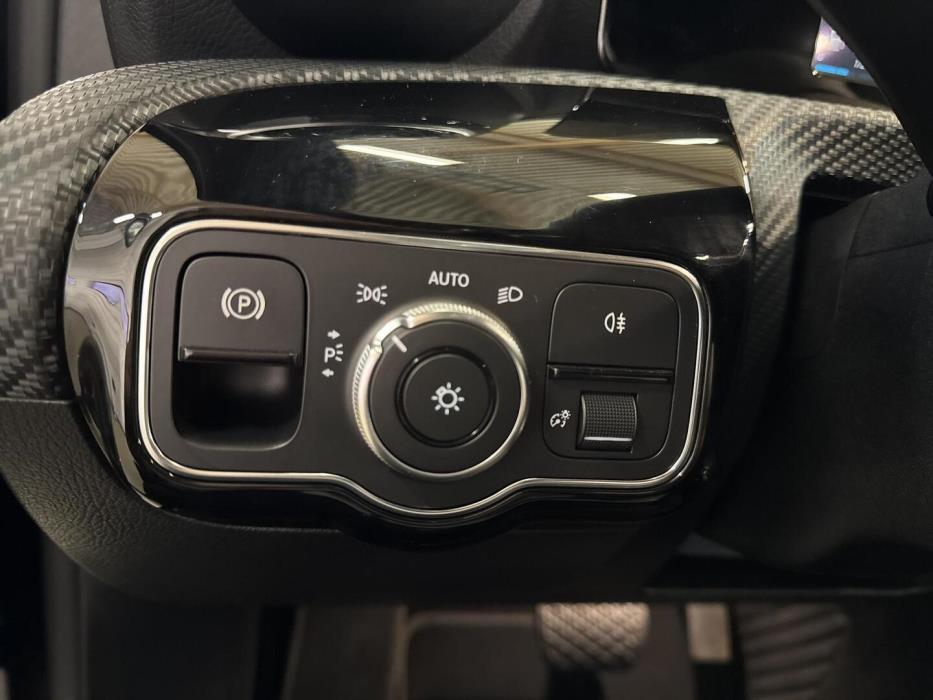 MERCEDES-BENZ A 2019