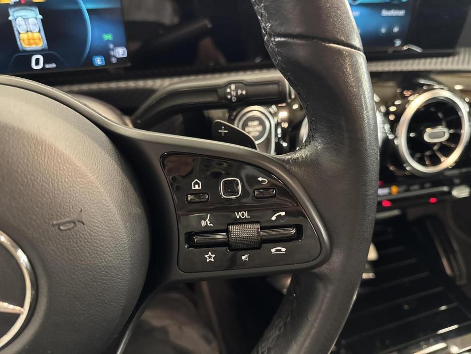 MERCEDES-BENZ A 2019