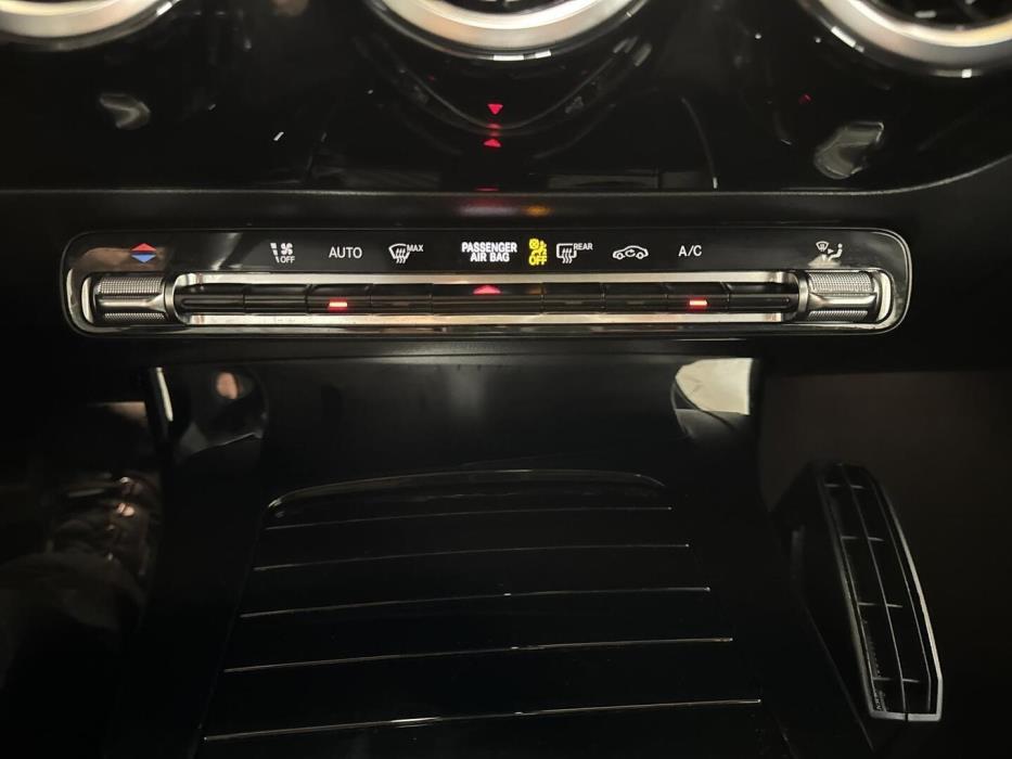 MERCEDES-BENZ A 2019
