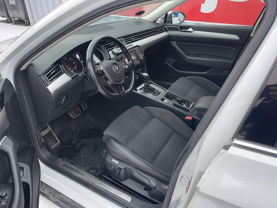 VOLKSWAGEN Passat 2016
