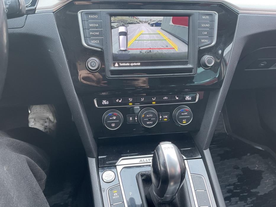 VOLKSWAGEN Passat 2016