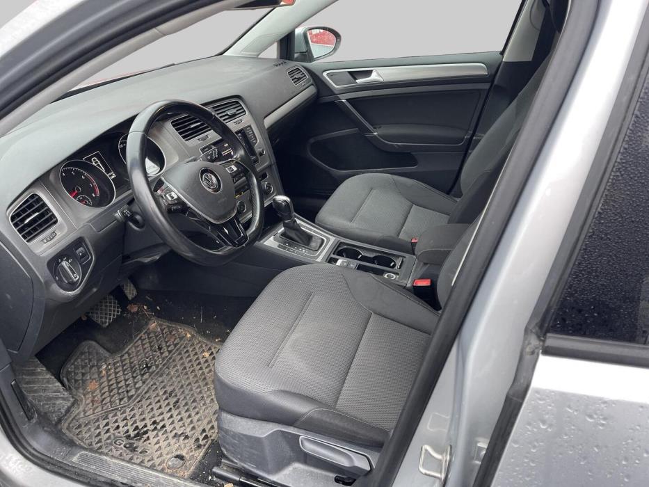 VOLKSWAGEN Golf 2015