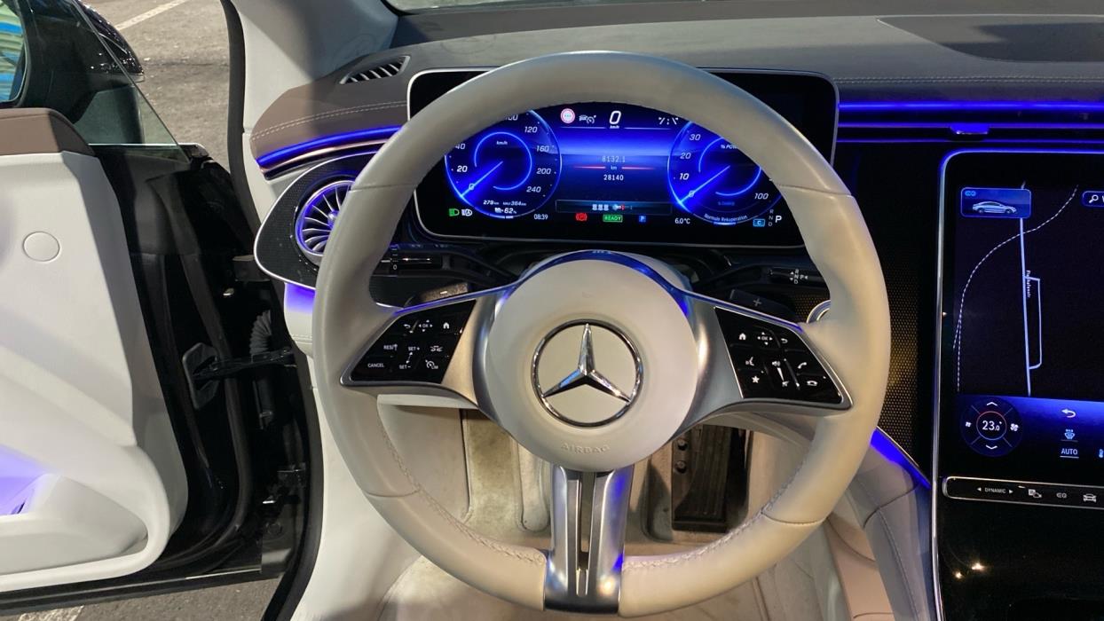 MERCEDES-BENZ EQE 2023