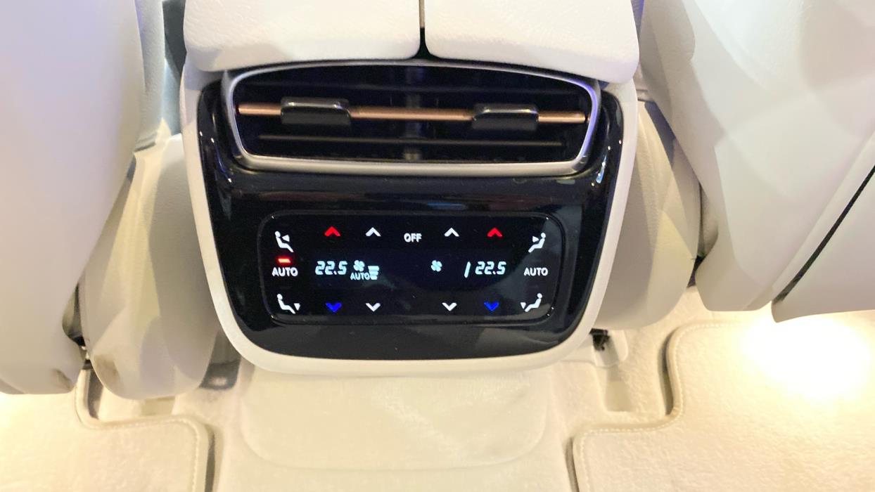 MERCEDES-BENZ EQE 2023