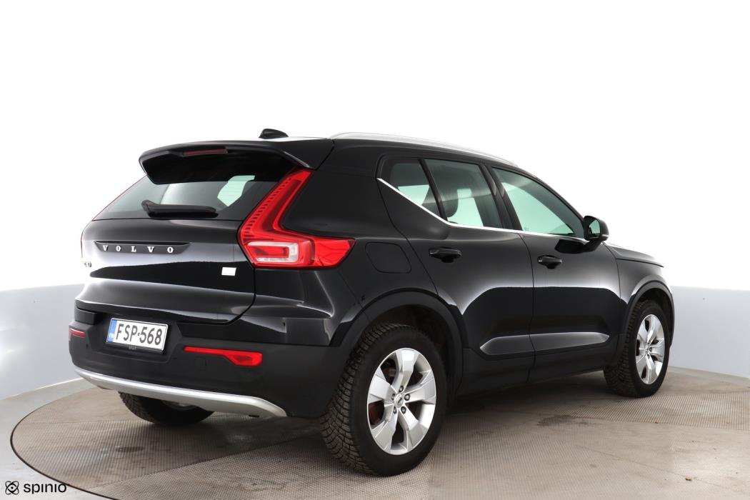 VOLVO XC40 2022