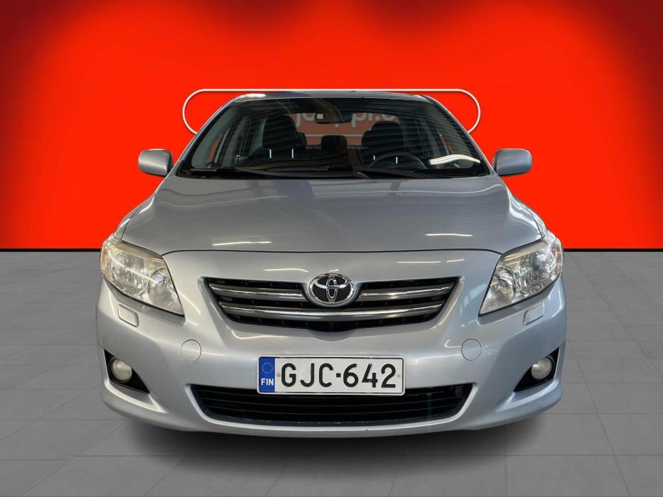 TOYOTA Corolla 2010