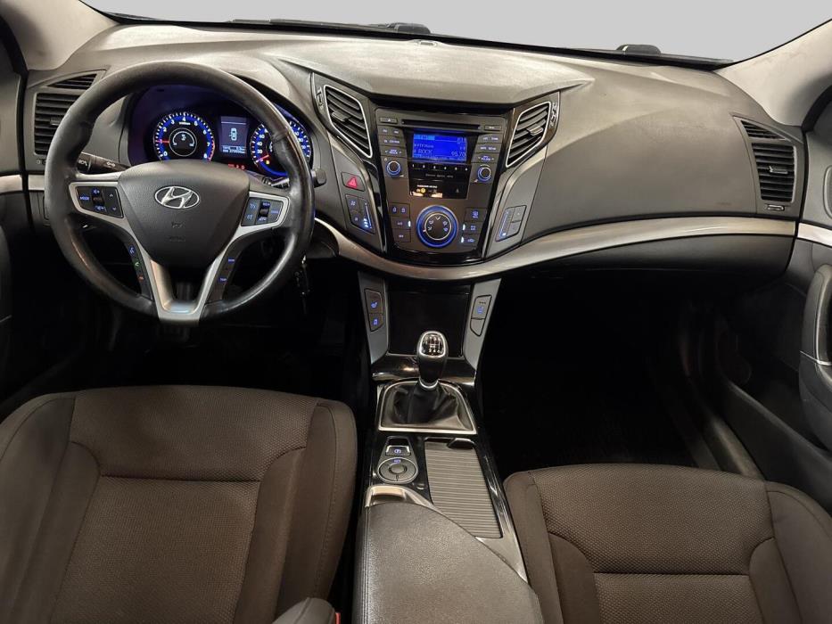 HYUNDAI i40 2012