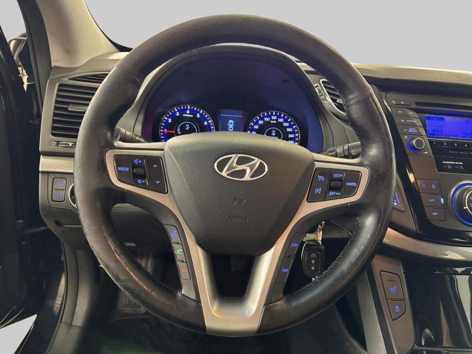 HYUNDAI i40 2012