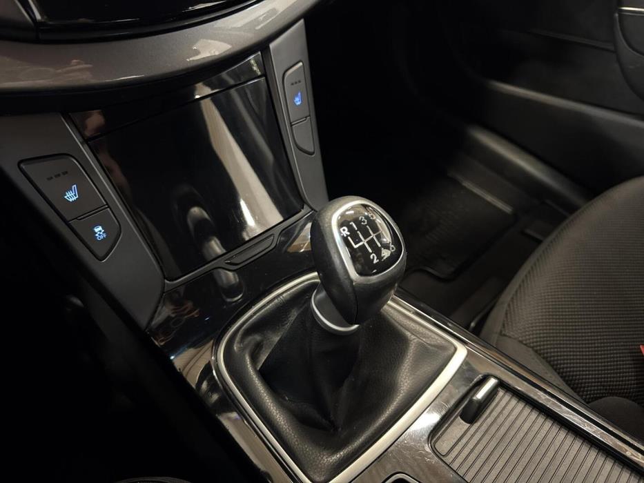 HYUNDAI i40 2012