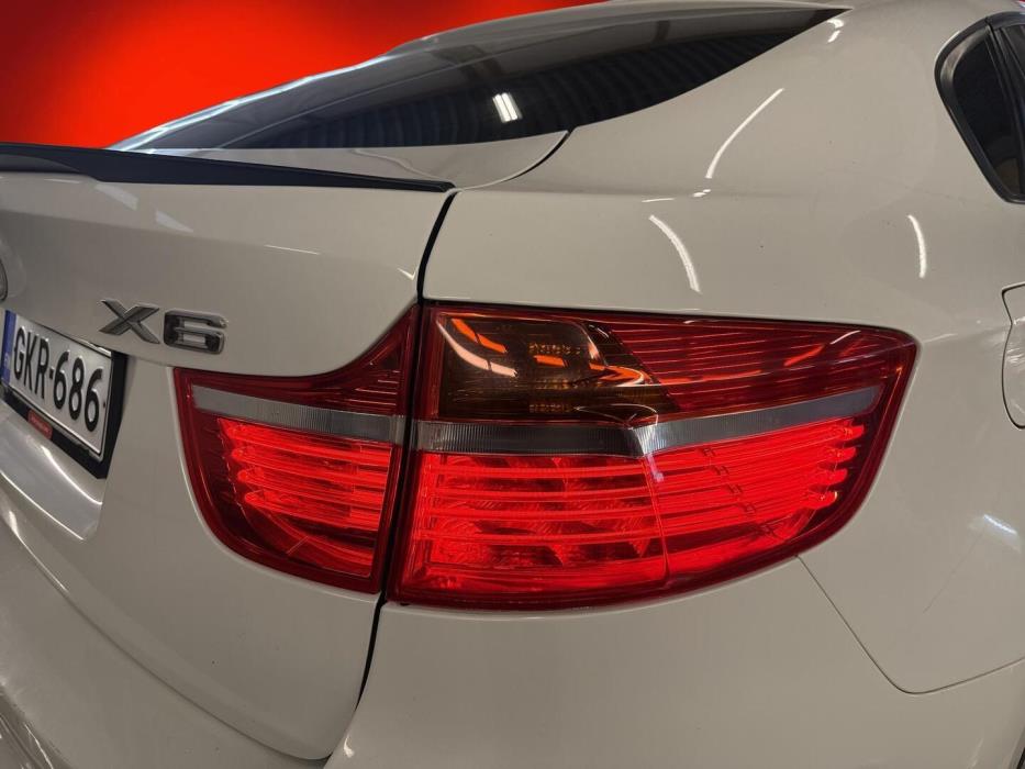 BMW X6 2011