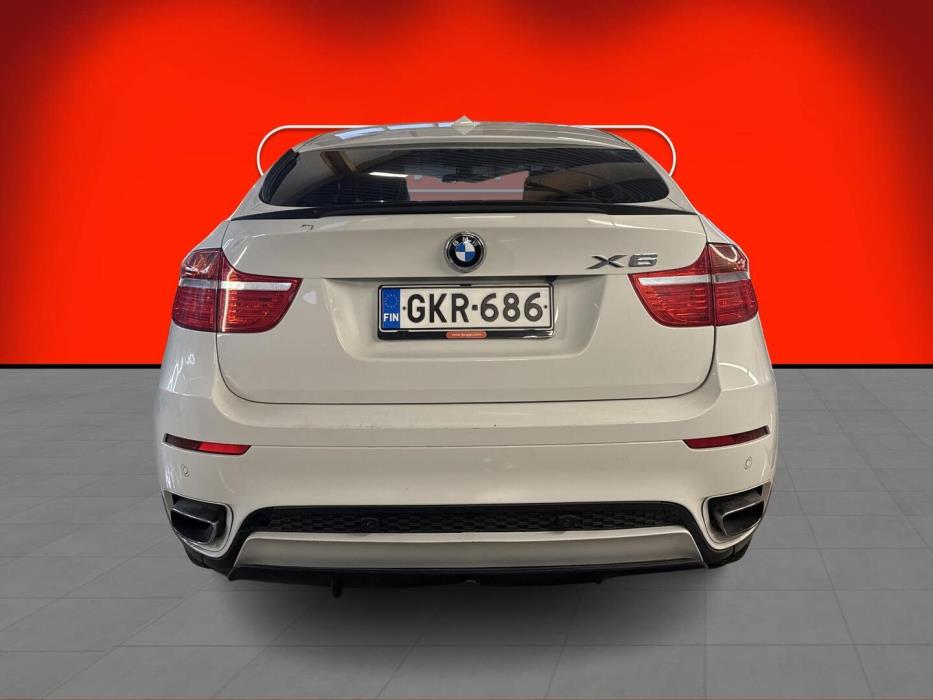 BMW X6 2011