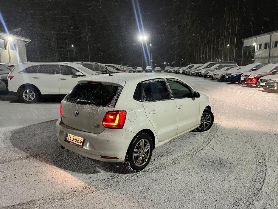 VOLKSWAGEN Polo 2014