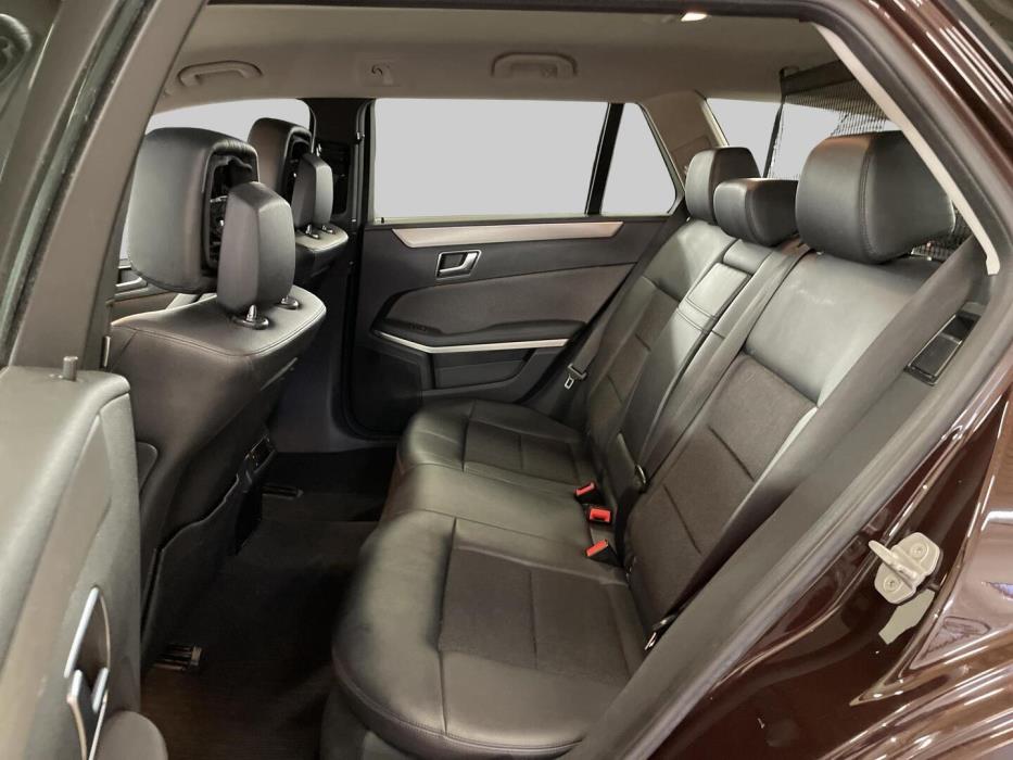MERCEDES-BENZ E 2011