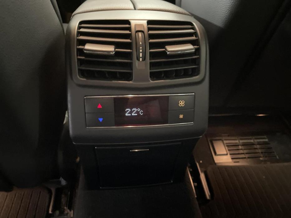 MERCEDES-BENZ E 2011