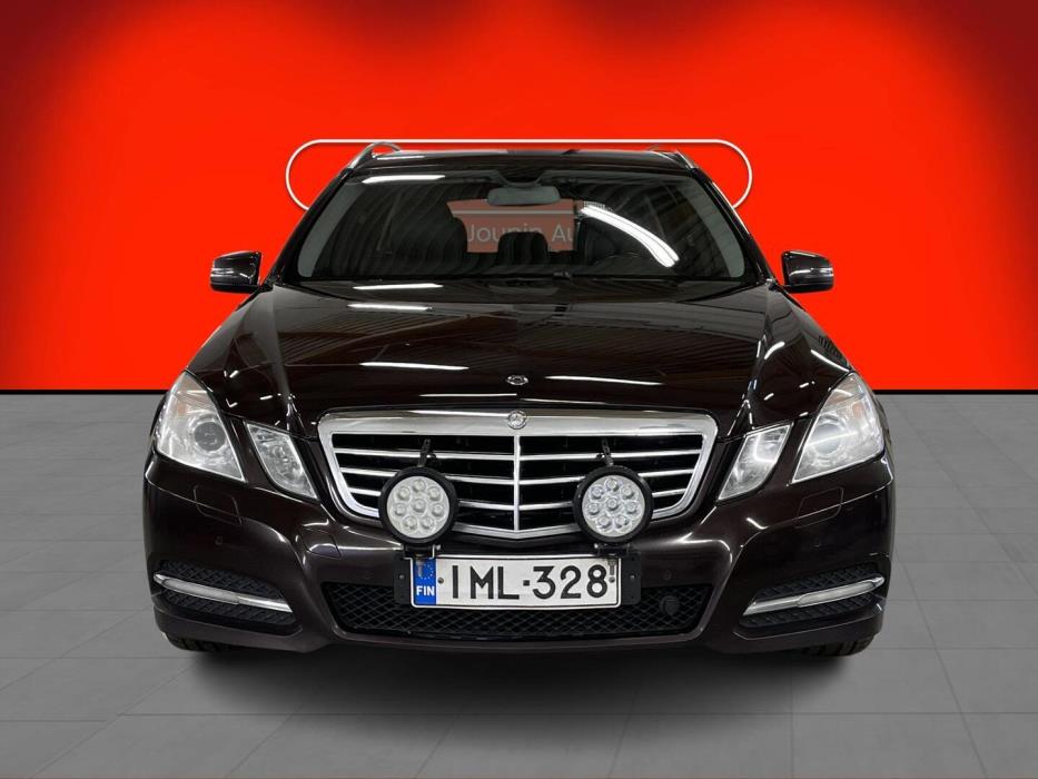 MERCEDES-BENZ E 2011