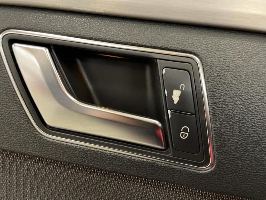 MERCEDES-BENZ E 2011