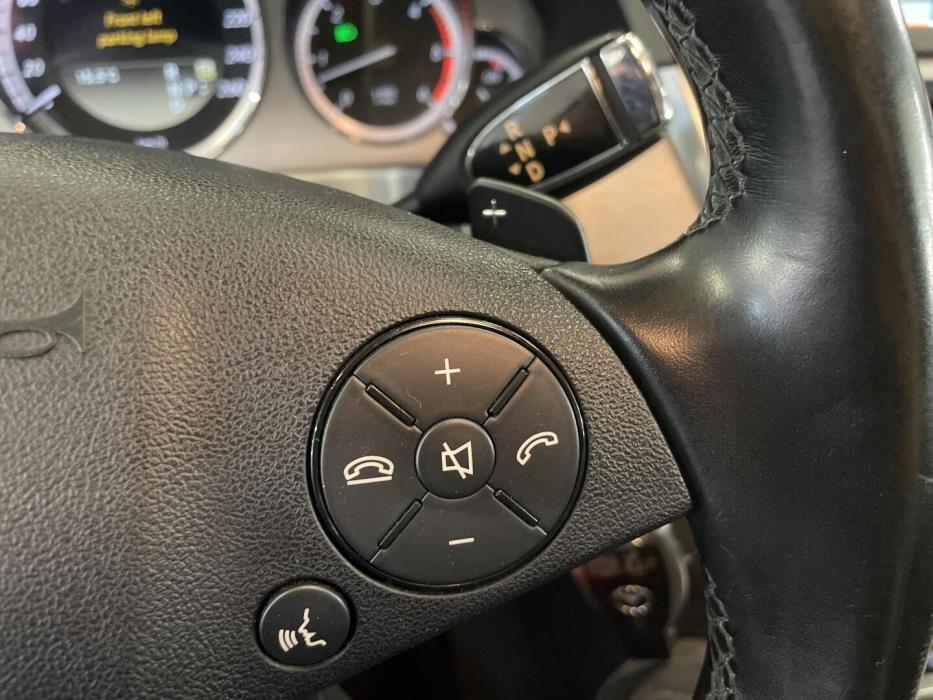 MERCEDES-BENZ E 2011