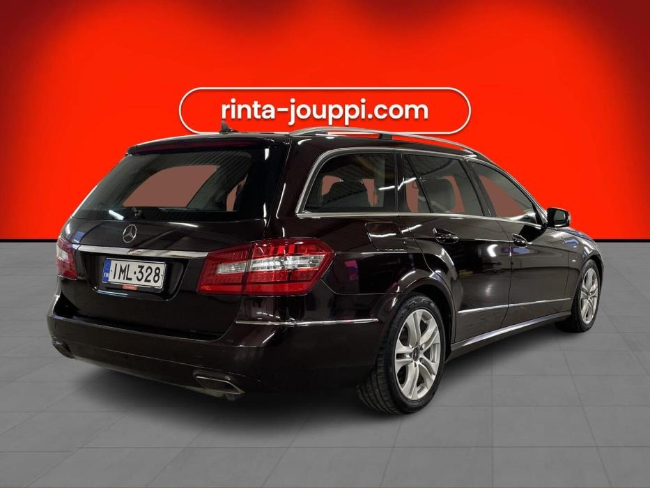 MERCEDES-BENZ E 2011