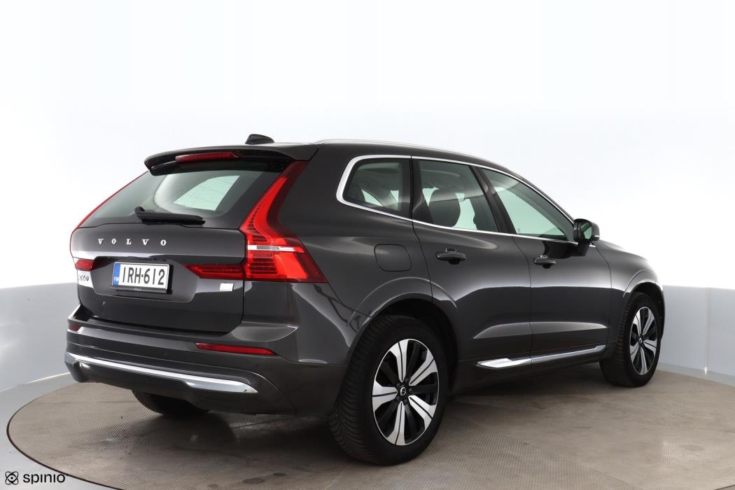 VOLVO XC60 2023