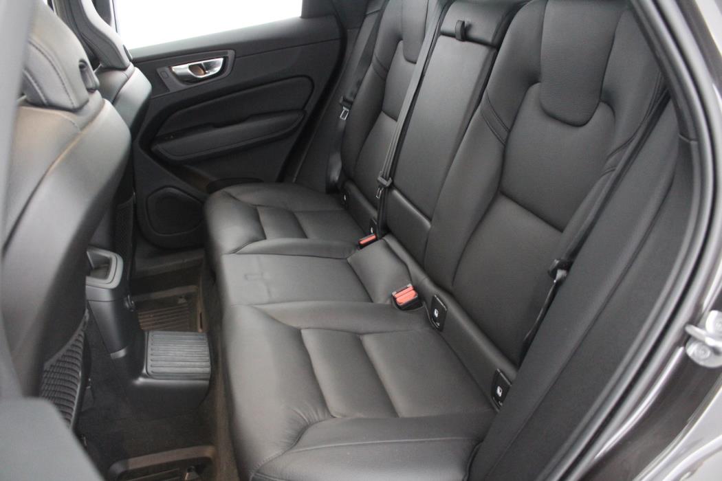 VOLVO XC60 2023