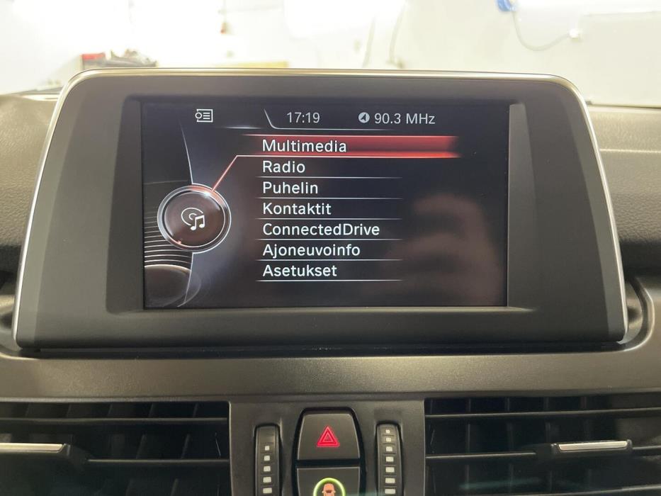 BMW 218 2016