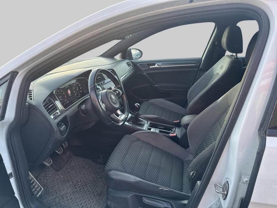 VOLKSWAGEN Golf 2018