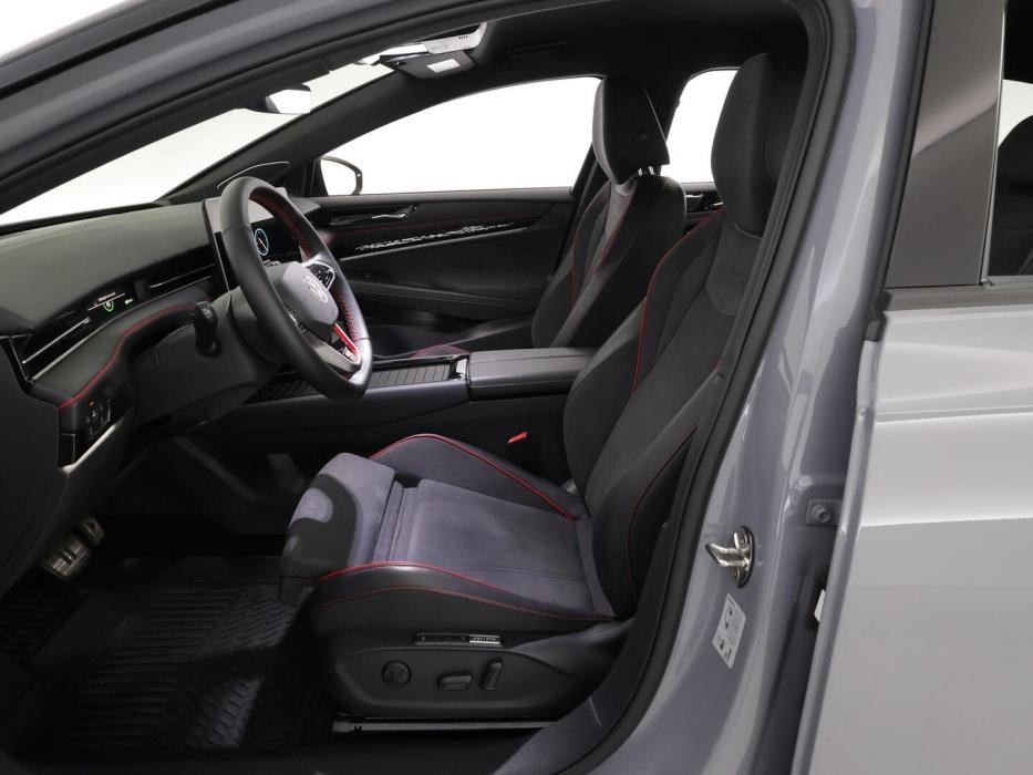 VOLKSWAGEN ID.7 2025