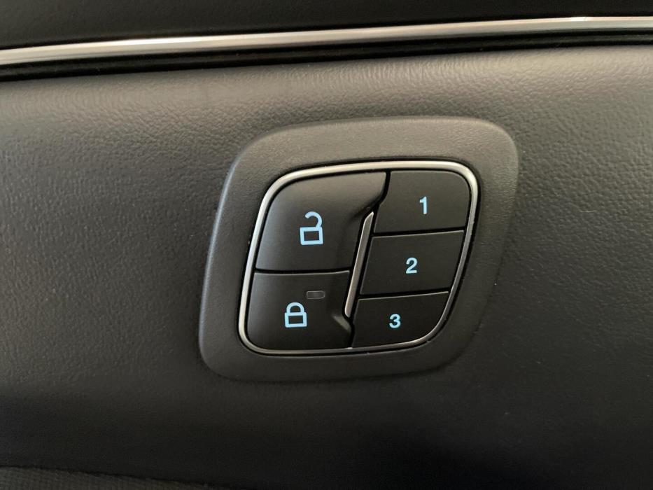 FORD MUSTANG MACH-E 2021