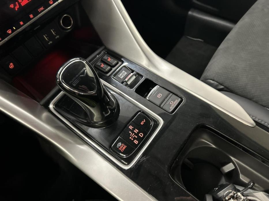 MITSUBISHI ECLIPSE CROSS 2024