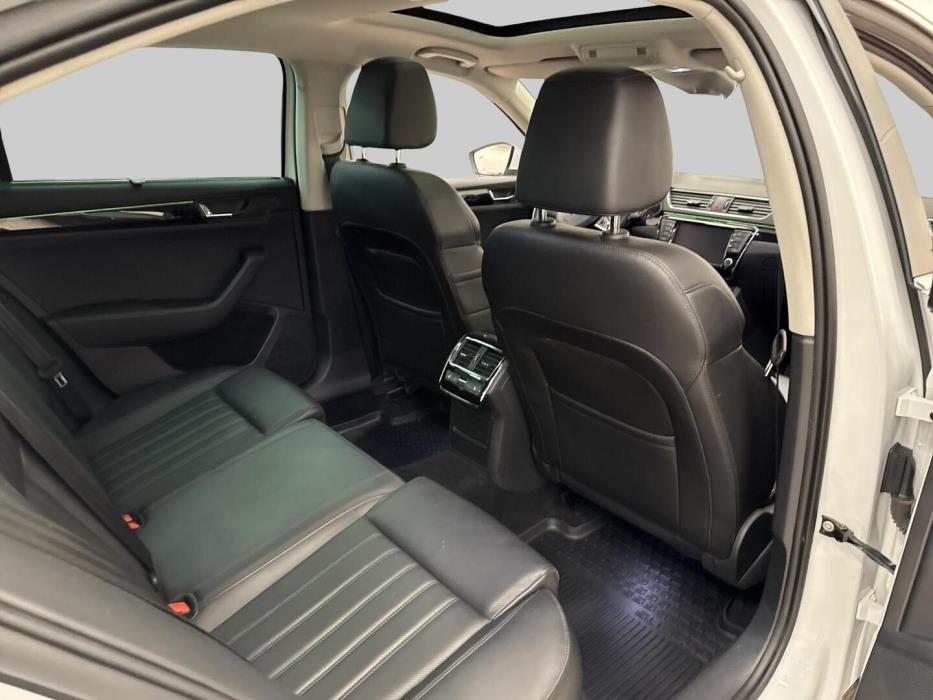 SKODA Superb 2016