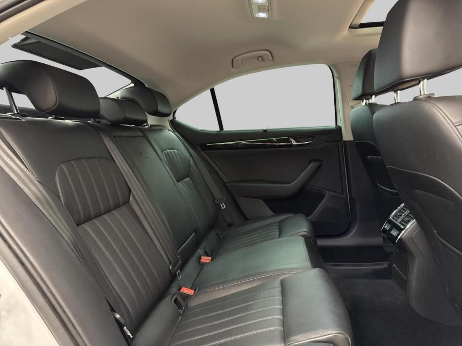 SKODA Superb 2016