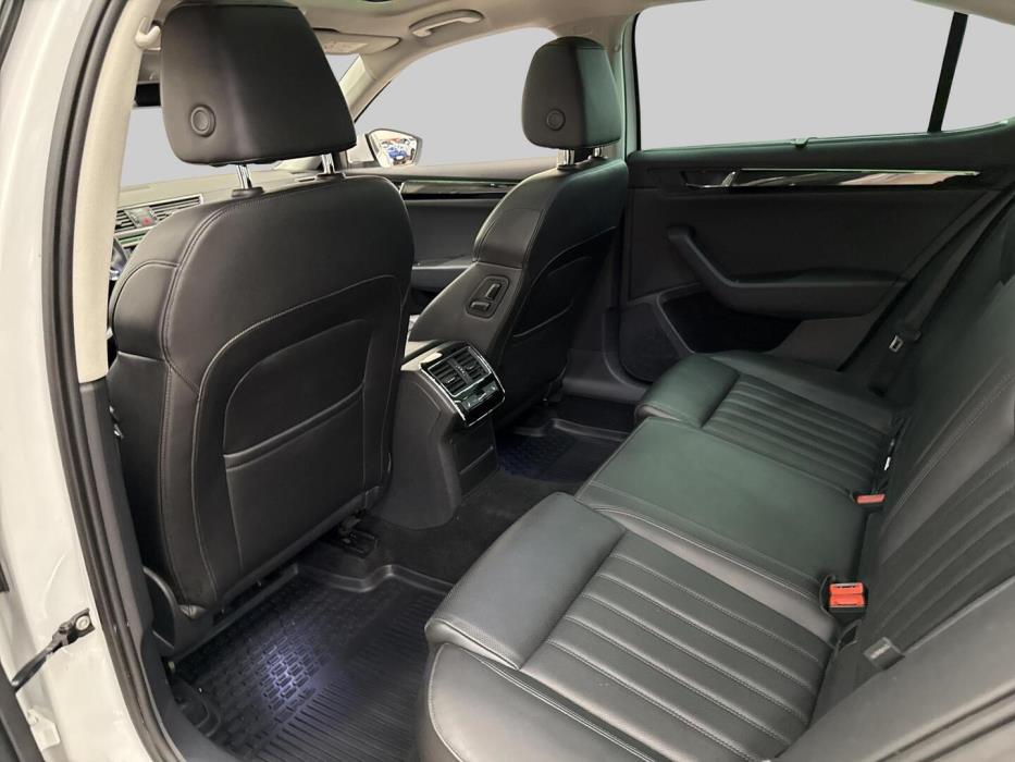 SKODA Superb 2016
