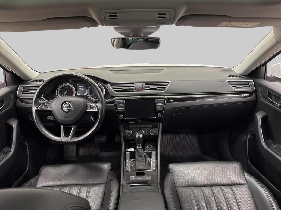 SKODA Superb 2016