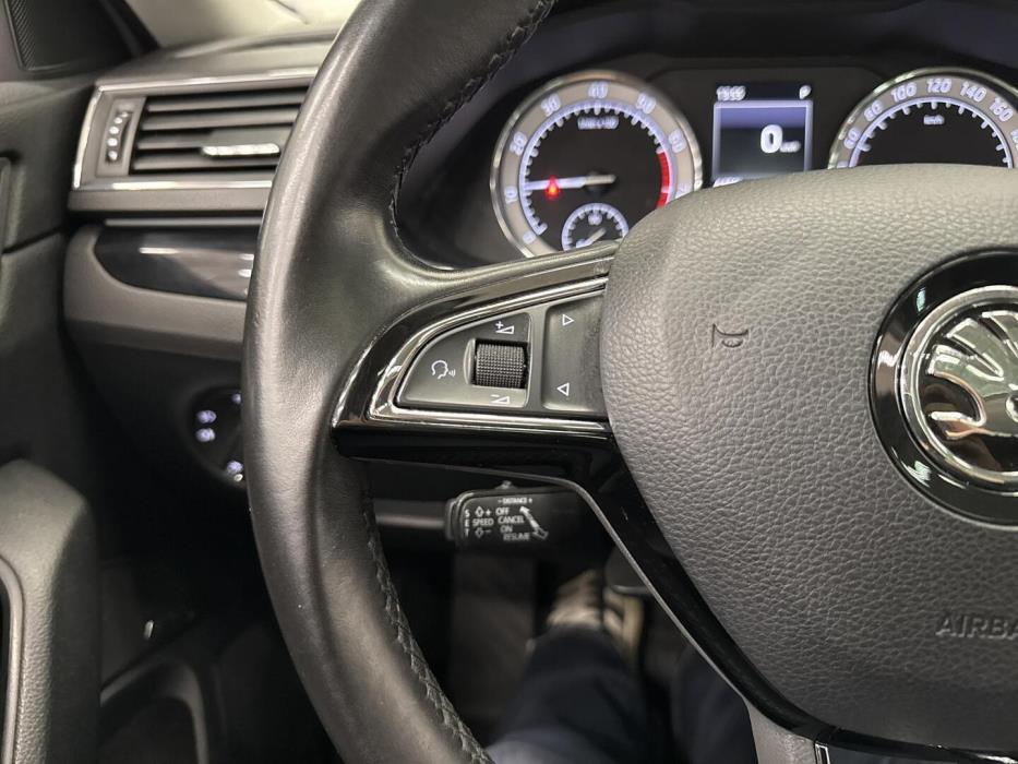 SKODA Superb 2016