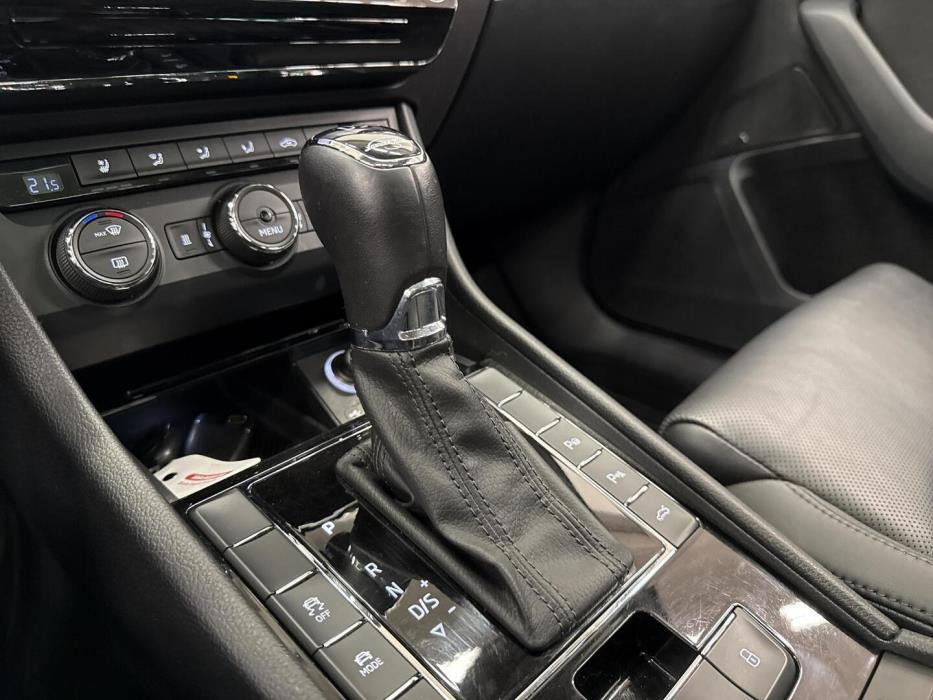SKODA Superb 2016