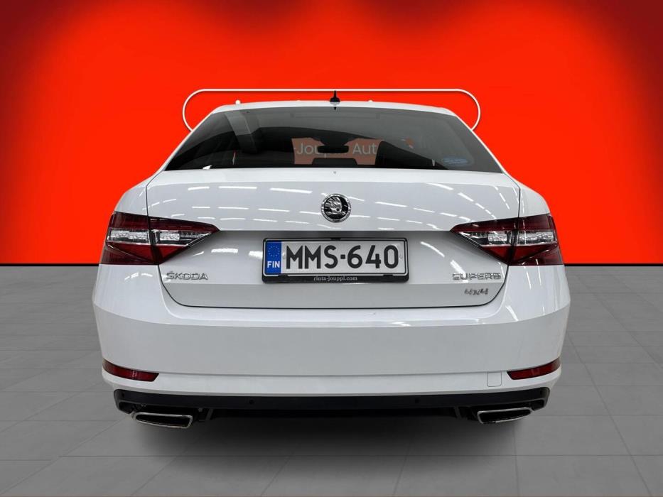 SKODA Superb 2016