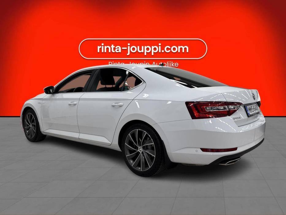 SKODA Superb 2016