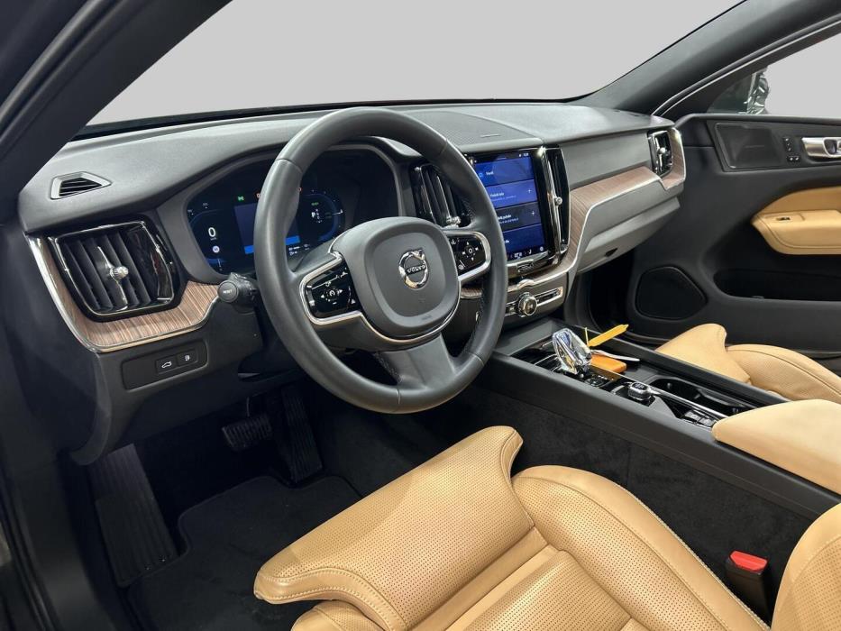 VOLVO XC60 2022