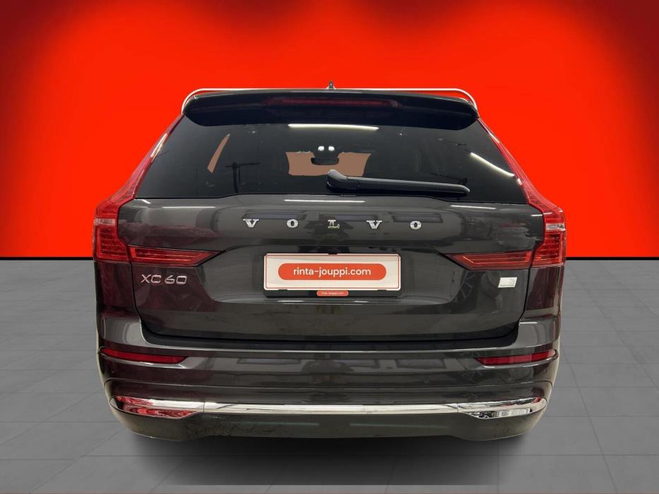 VOLVO XC60 2022