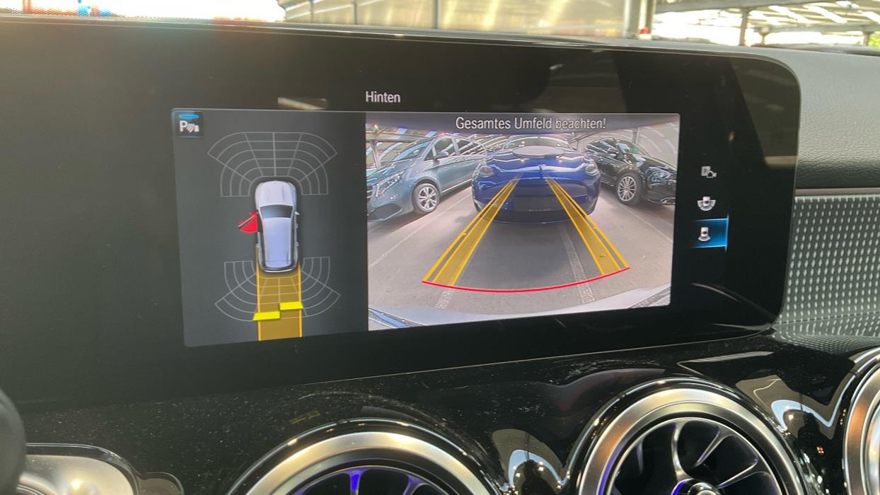MERCEDES-BENZ EQB 2023
