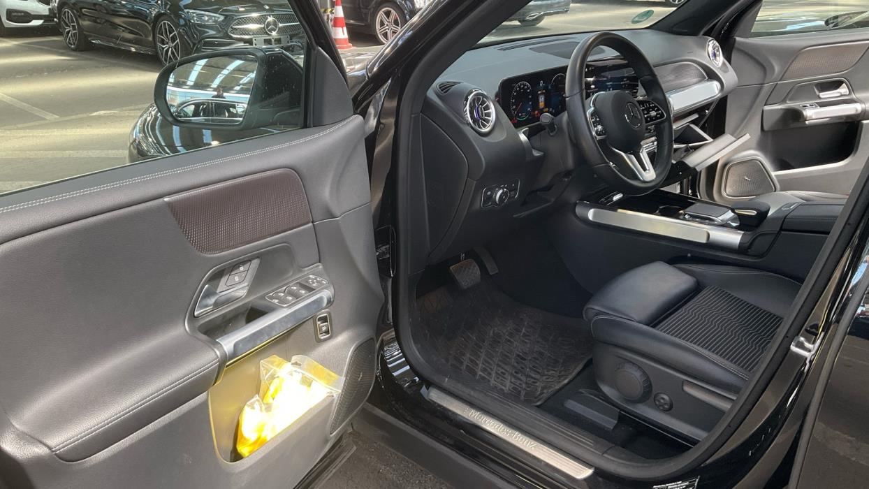 MERCEDES-BENZ EQB 2023